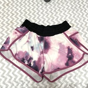 Lululemon shorts size 6